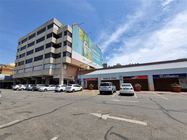 447  m² Commercial space