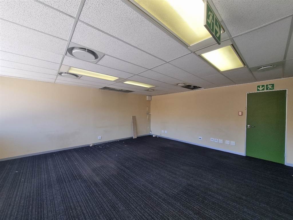 447  m² Commercial space in Hatfield photo number 16