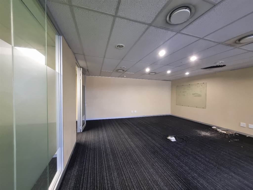 447  m² Commercial space in Hatfield photo number 17