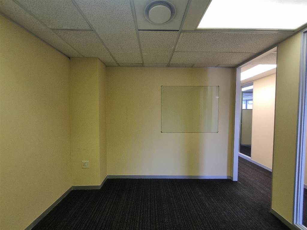 447  m² Commercial space in Hatfield photo number 7