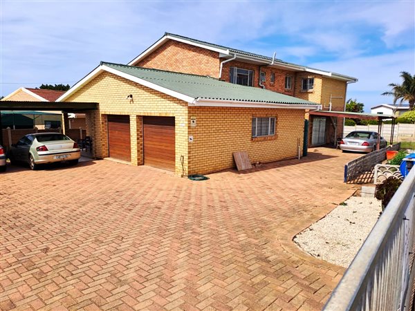 4 Bed House in Jeffreys Bay