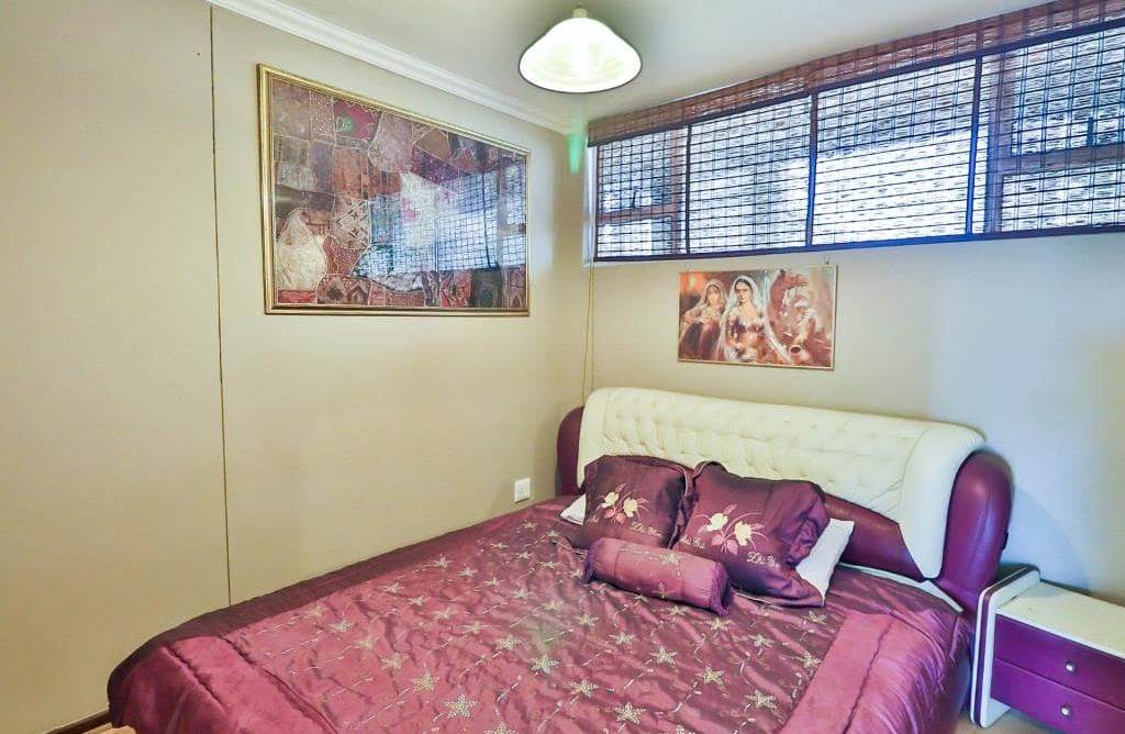 3 Bed Apartment in Amanzimtoti photo number 14