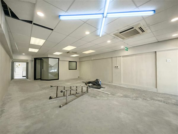 120  m² Commercial space