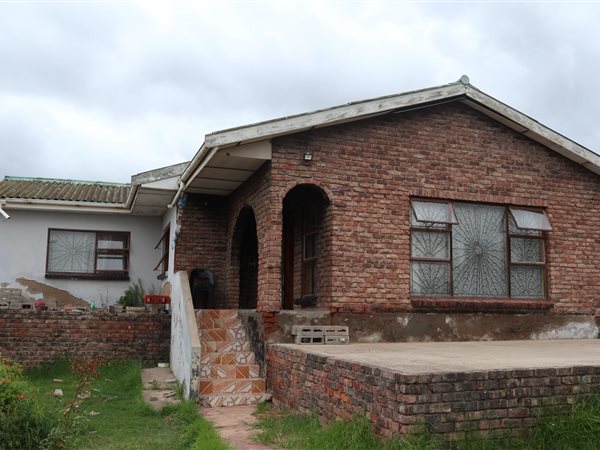 3 Bed House in Uitenhage Central