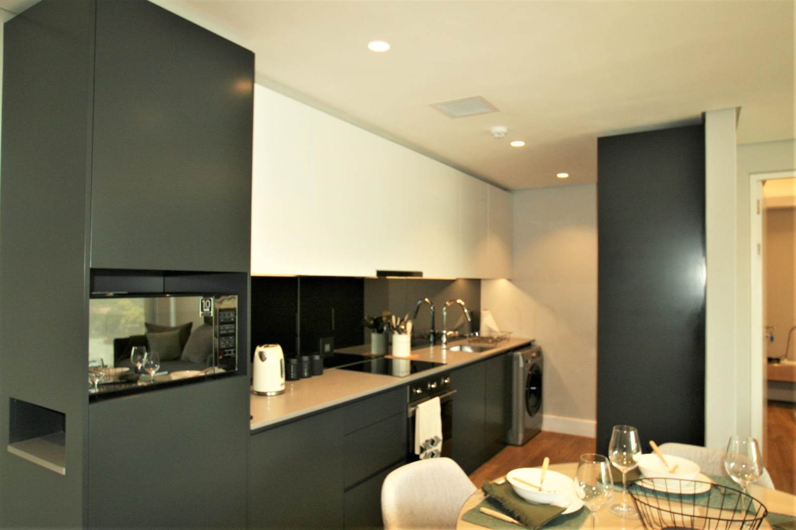 2 Bed Apartment in Melrose Arch photo number 2