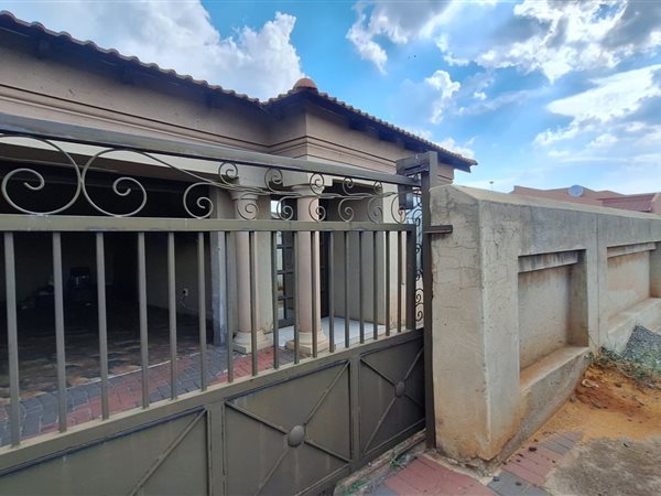 4 Bedroom House 4 Bedroom House