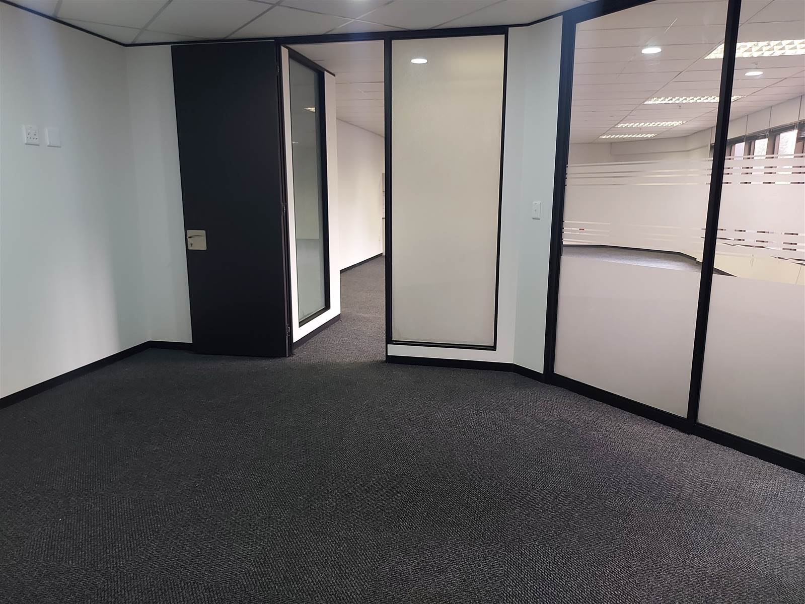 168  m² Commercial space in Parktown photo number 3