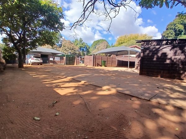 295 m² Commercial space 295 m² Commercial space