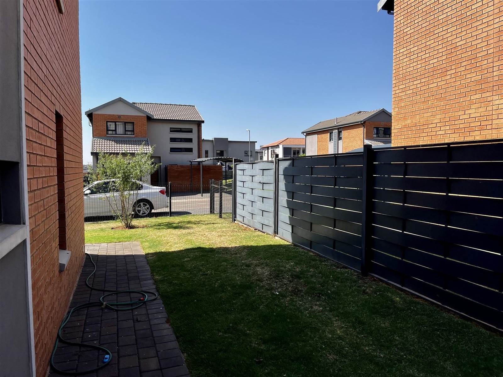 3 Bed Townhouse in Derdepoort photo number 18