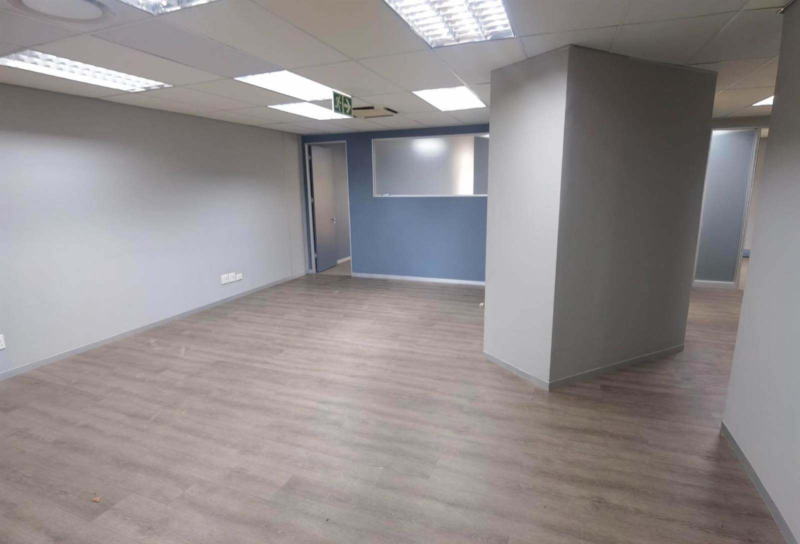 122  m² Commercial space in Lynnwood photo number 14