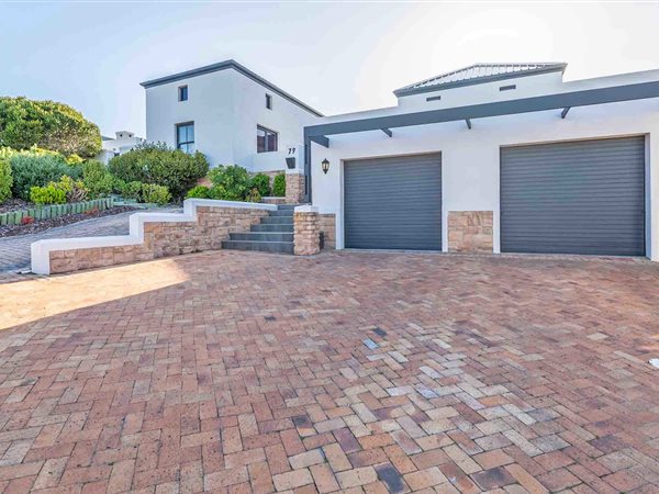 4 Bedroom House 4 Bedroom House