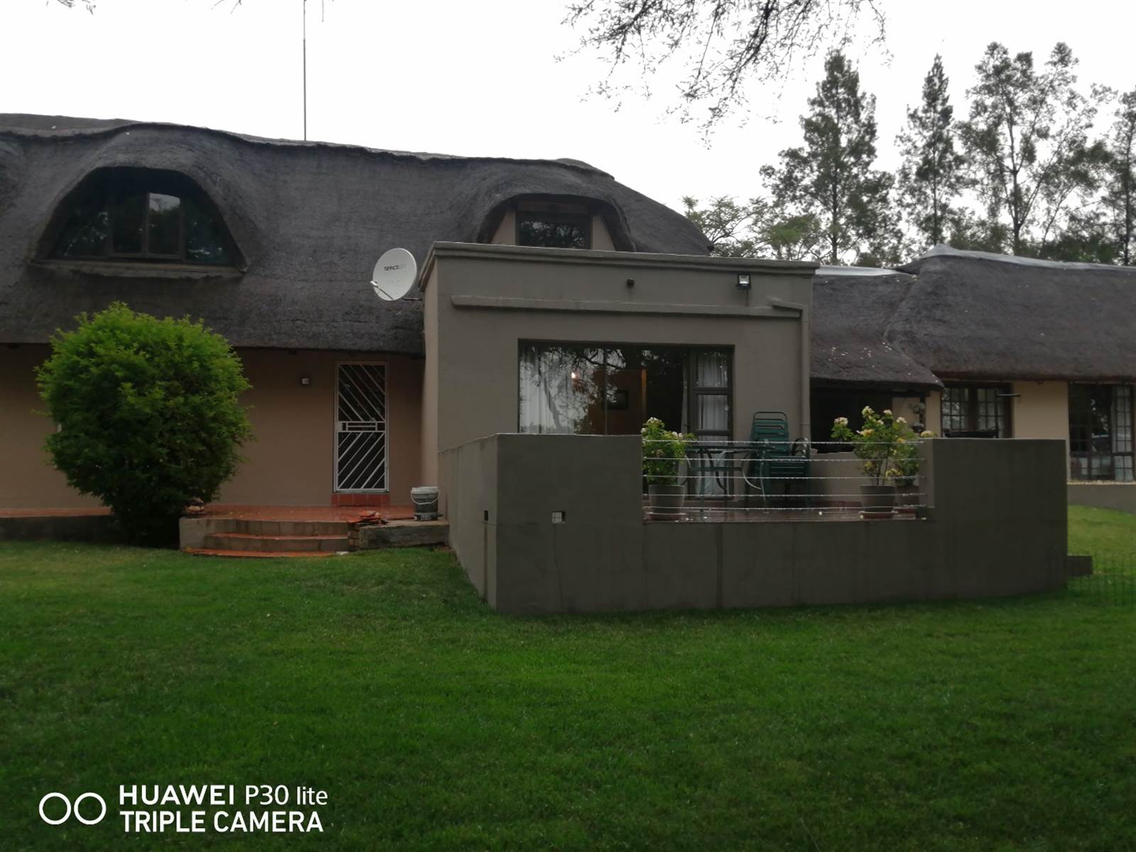 4 Bed House in Mnandi AH photo number 2