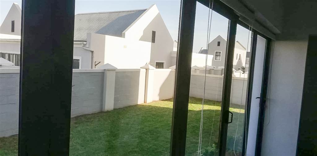 5 Bed House in Gordons Bay Central photo number 17