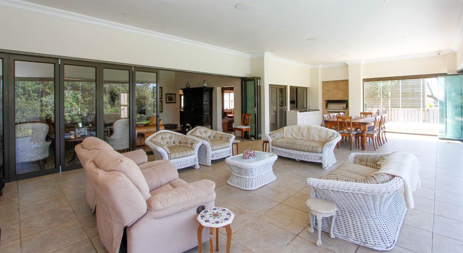 5 Bed House in La Lucia photo number 23