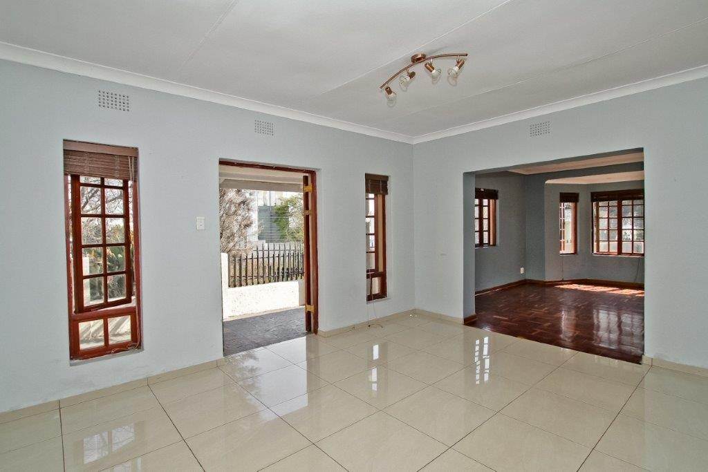3 Bed House in Modderfontein photo number 8