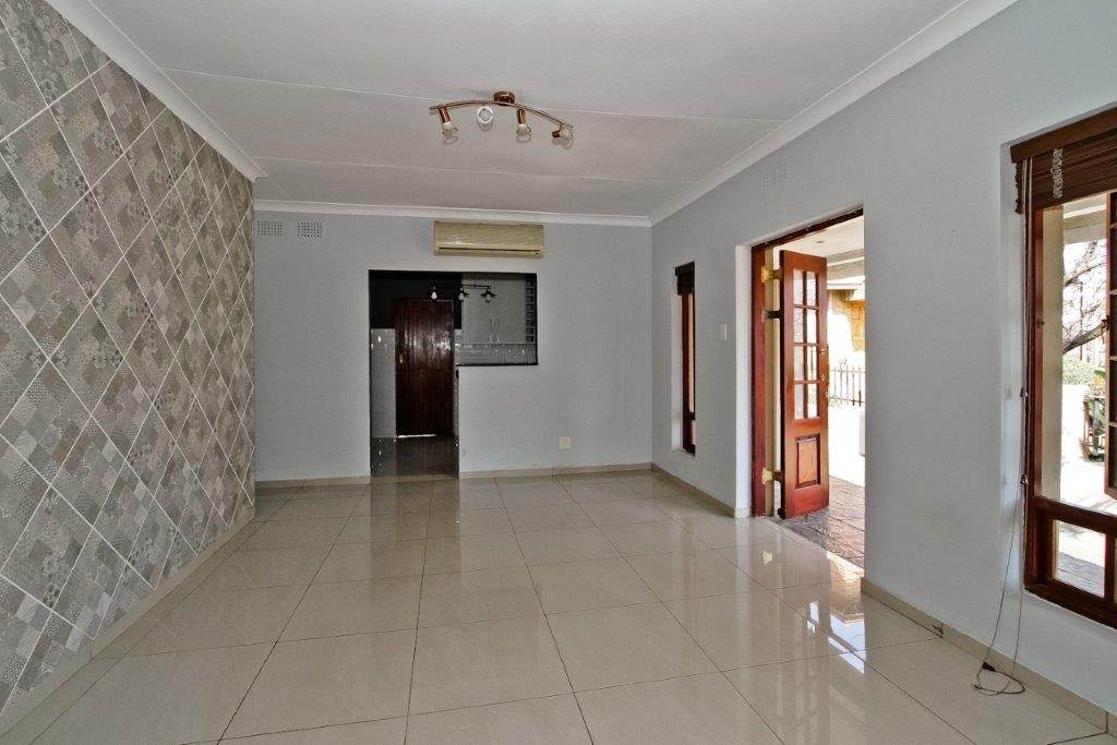 3 Bed House in Modderfontein photo number 9