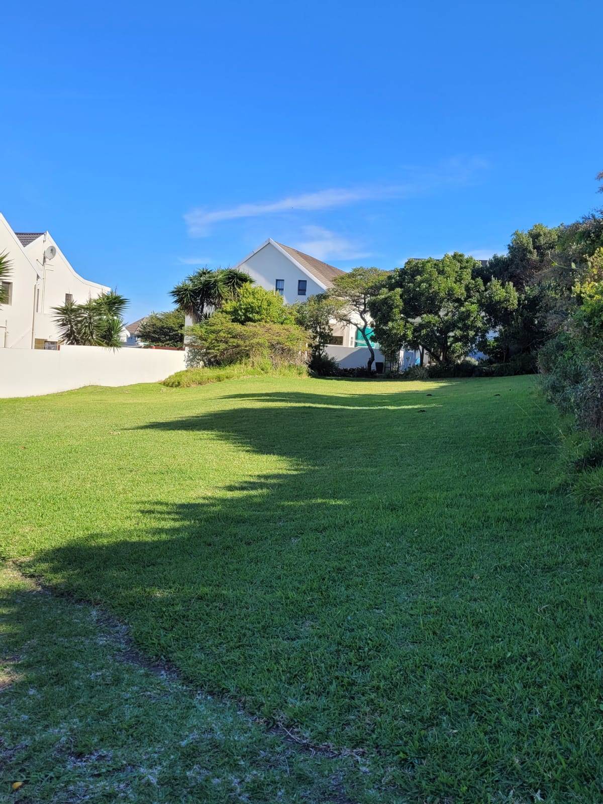 685 m² Land available in Cove Rock photo number 2
