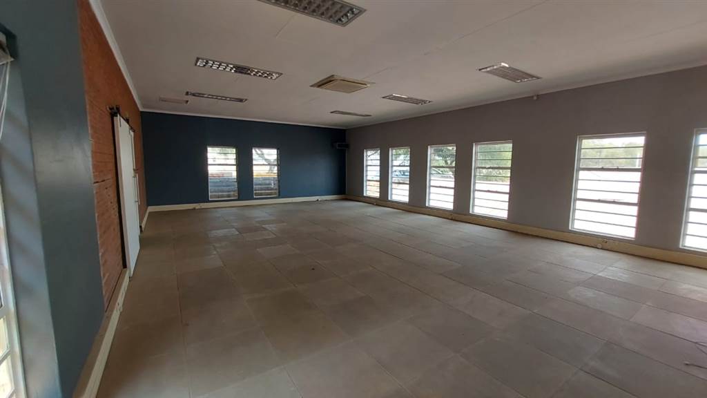 230  m² Commercial space in Lyttelton Manor photo number 9