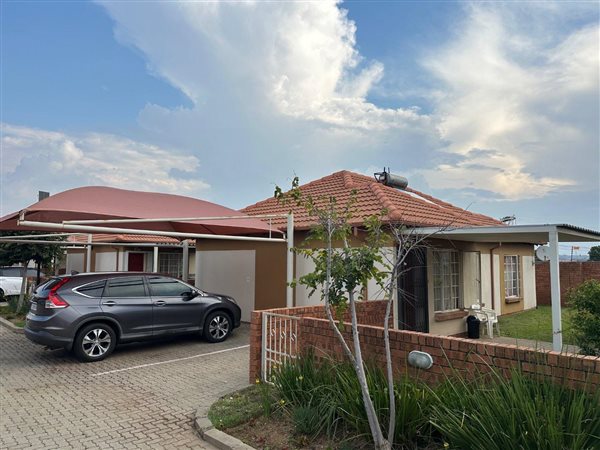 3 Bedroom House 3 Bedroom House
