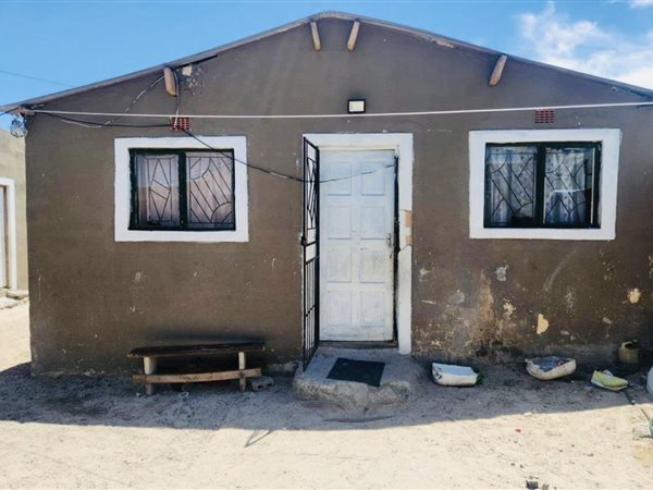 7 Bed House in Mfuleni