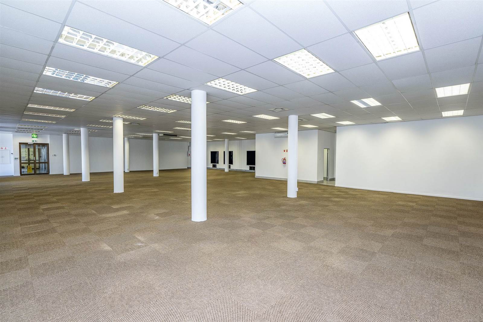 633  m² Commercial space in Oakdale photo number 13