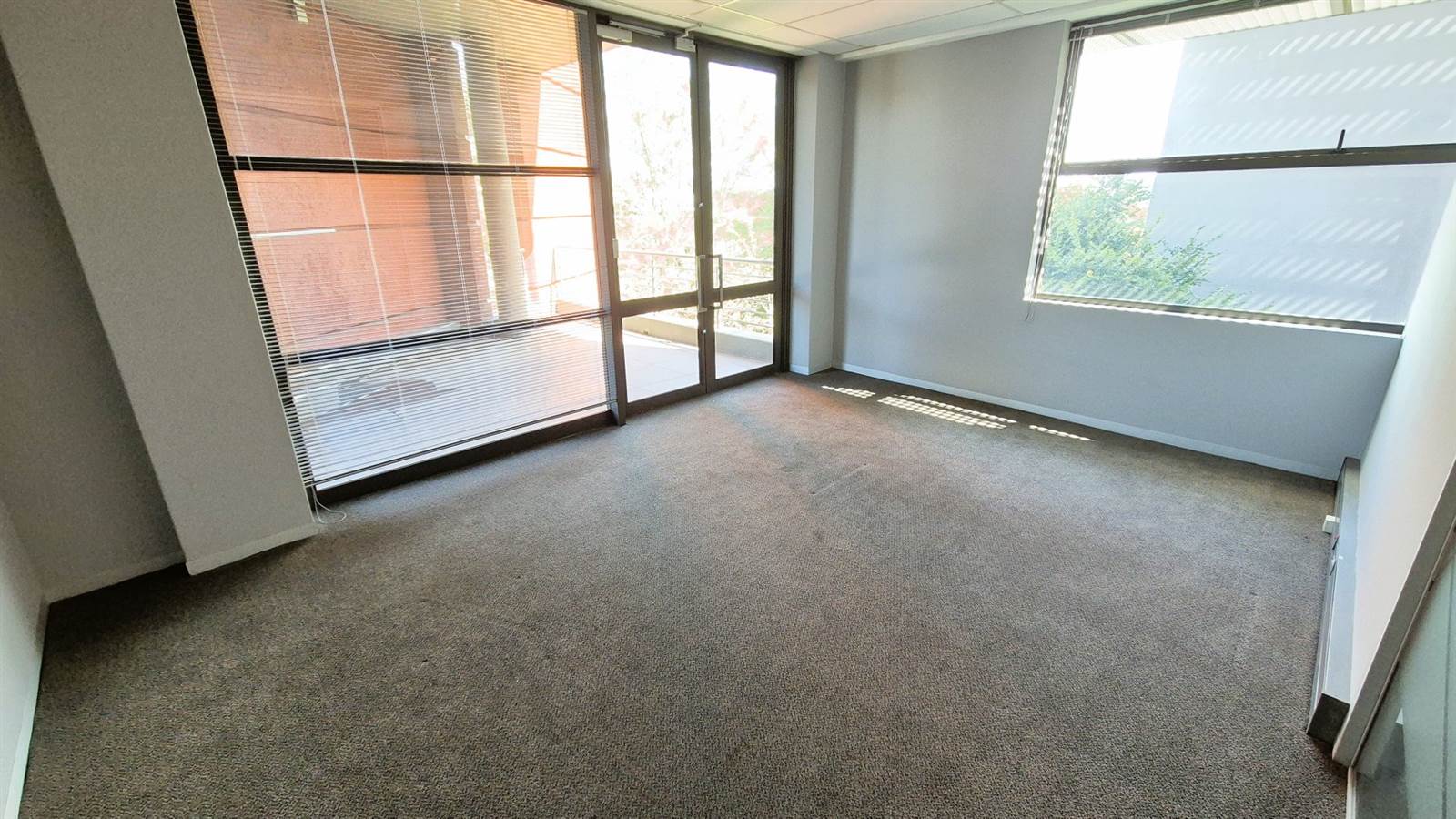 895  m² Office Space in Ashlea Gardens photo number 11