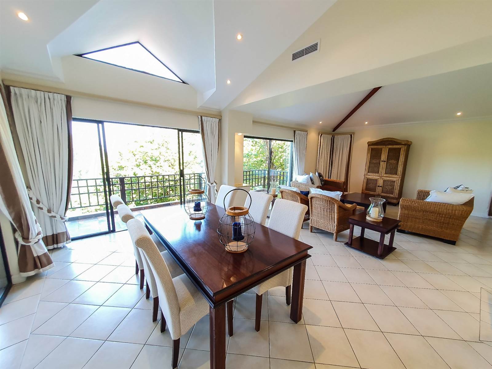 3 Bed Townhouse in Zimbali Estate photo number 8