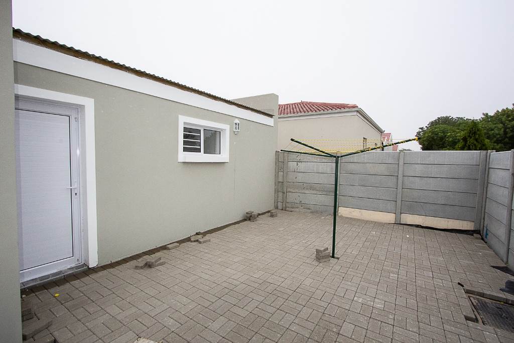 4 Bed House in Port Owen photo number 30