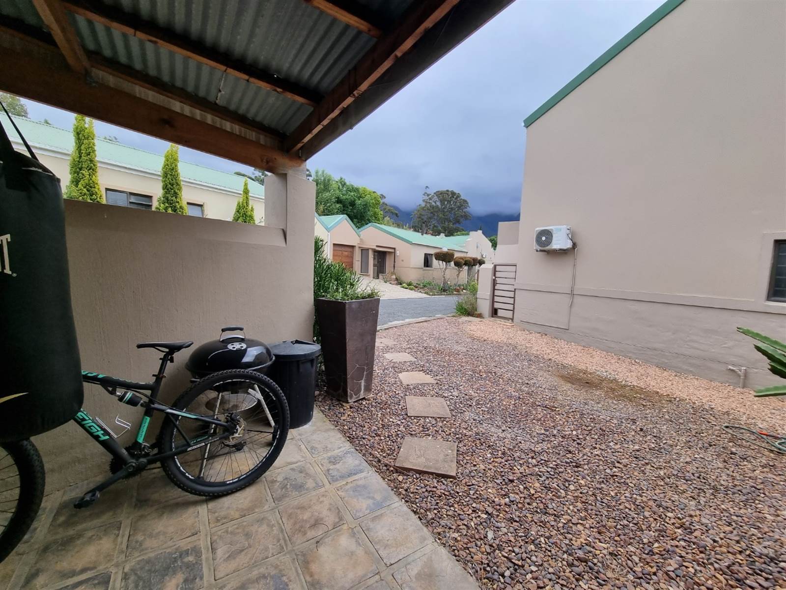 2 Bed Townhouse in Swellendam photo number 20