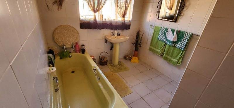 4 Bed House in Potchefstroom Central photo number 18