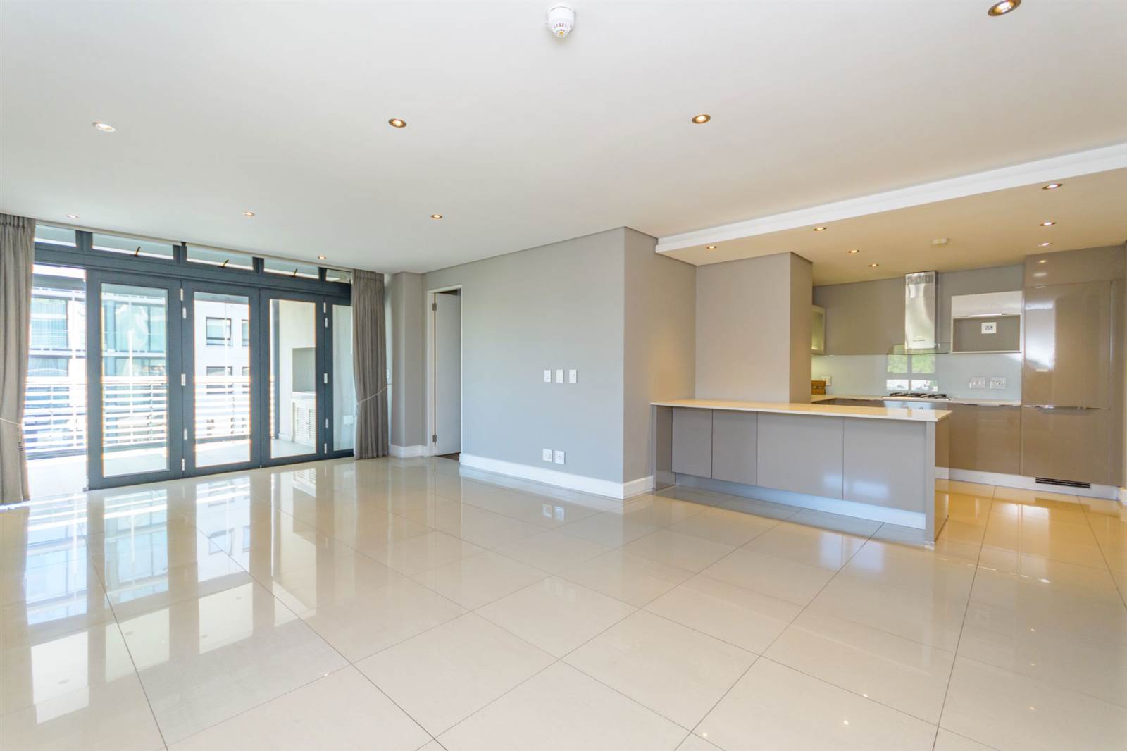 2 Bed Apartment in Melrose Arch photo number 5