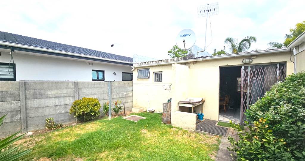 4 Bed House in Northern Paarl photo number 28