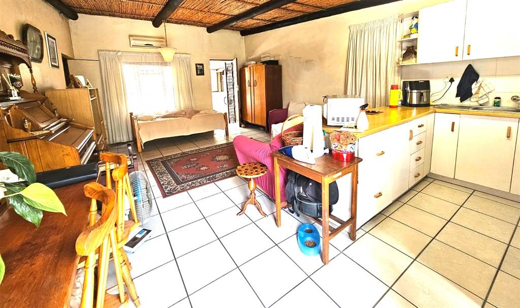 4 Bed House in Northern Paarl photo number 25