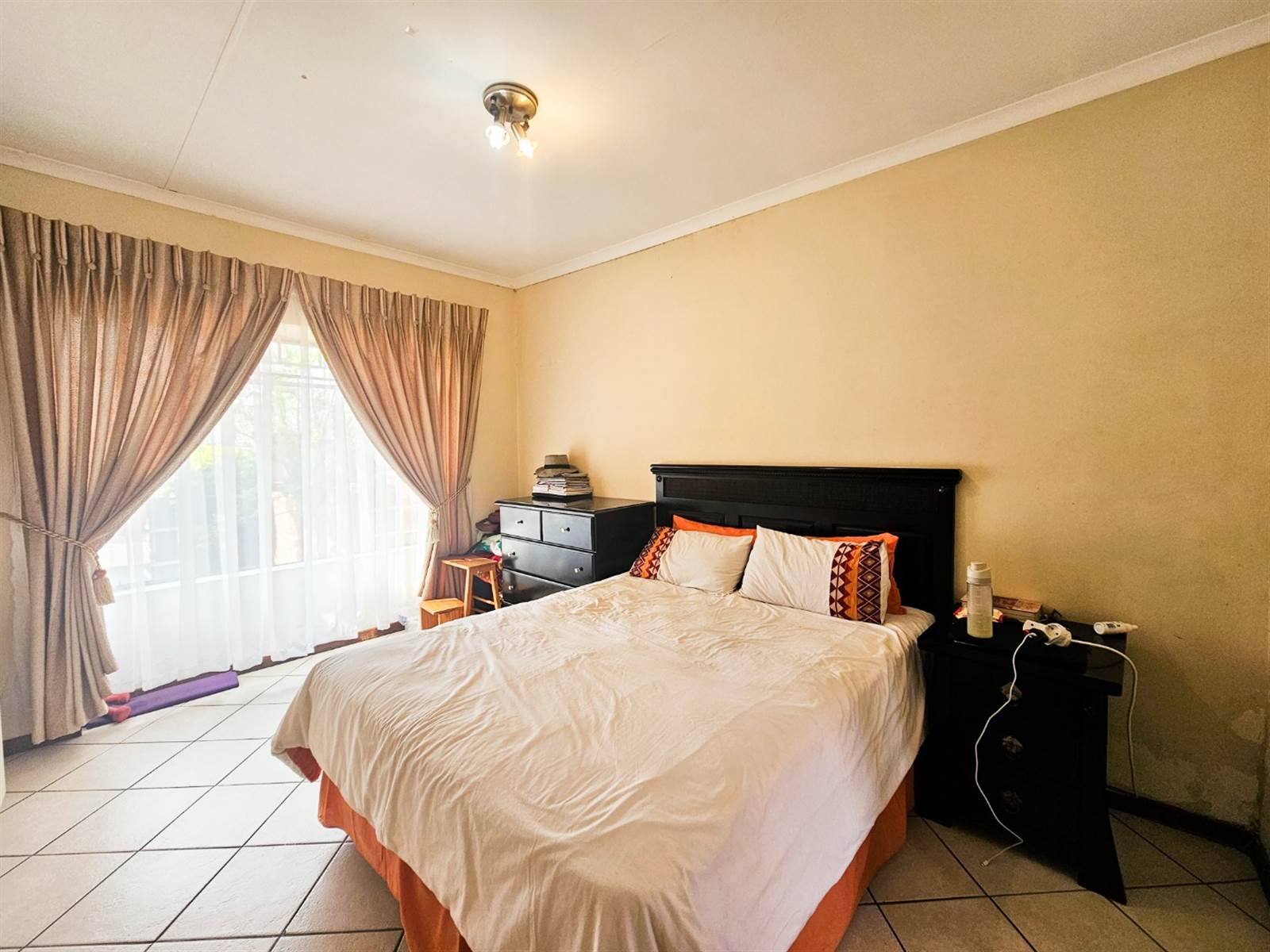 2 Bed Townhouse in Mooikloof Ridge photo number 14