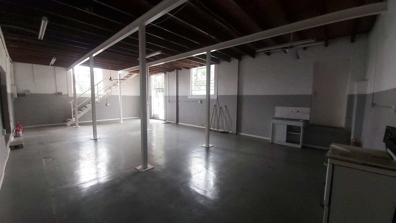 148  m² Industrial space in West Acres photo number 5