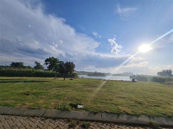 1 214 m² Land