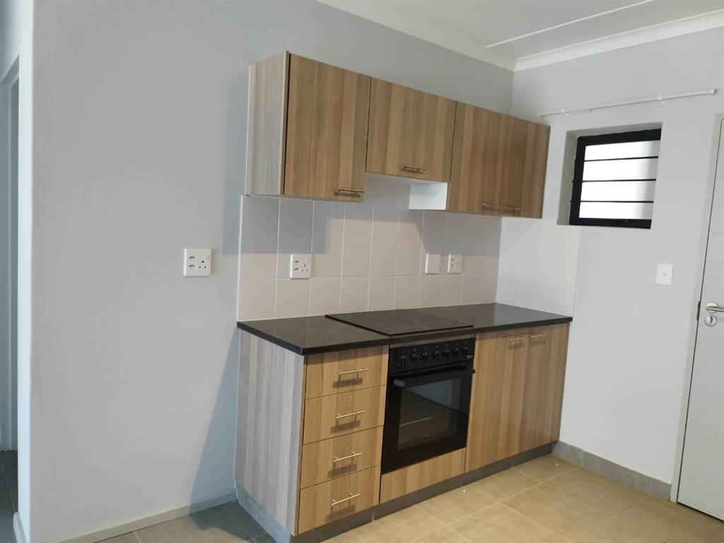 2 Bed Apartment in Athlone Park photo number 18