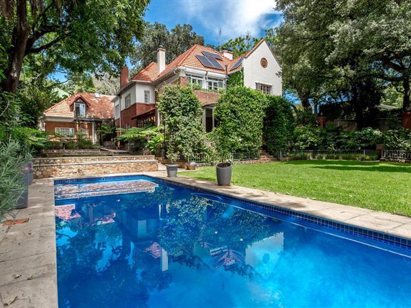5 Bedroom House 5 Bedroom House