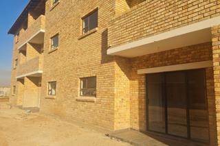 2 Bed Apartment in Katlehong photo number 1