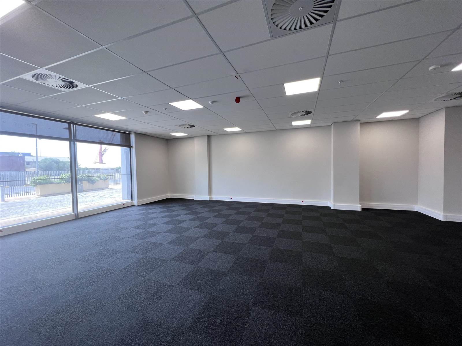 114  m² Commercial space in Foreshore photo number 3