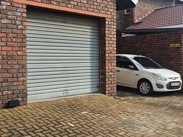 2 Bedroom Townhouse 2 Bedroom Townhouse
