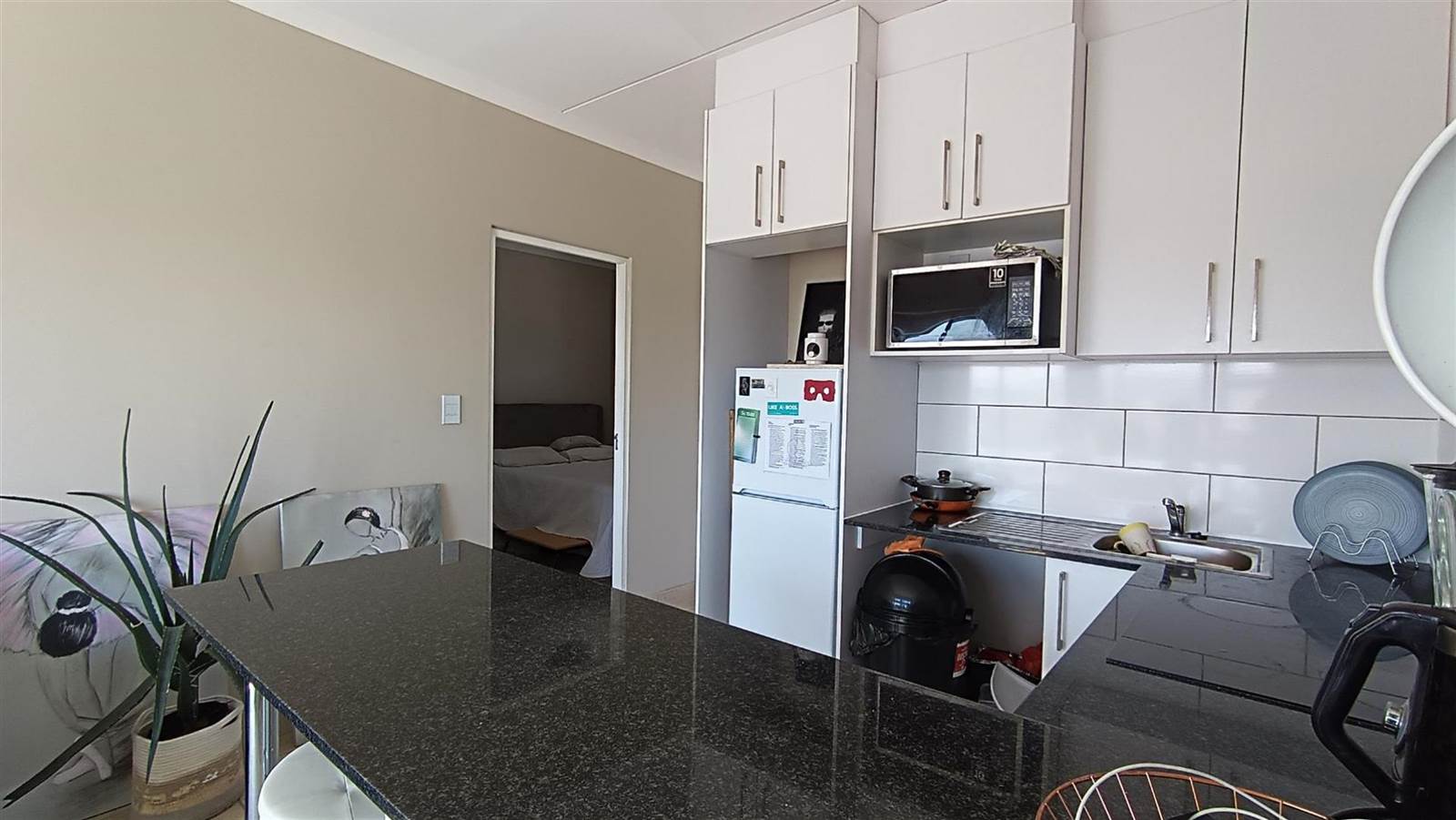 1 Bed Townhouse in Oakglen photo number 3