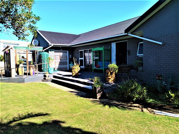 6 Bed House in Jeffreys Bay