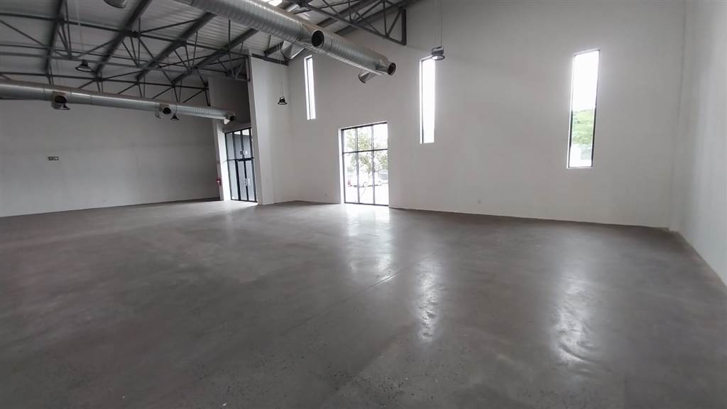 361  m² Commercial space in Montana Park photo number 3