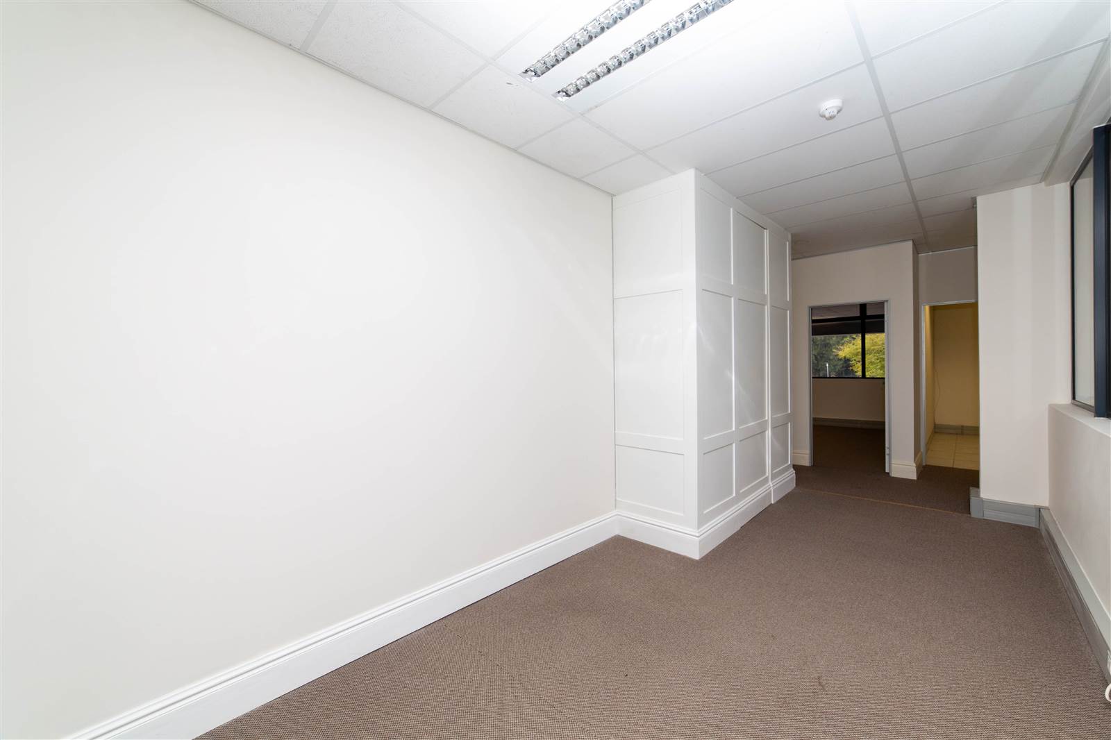 172  m² Commercial space in Montrose photo number 9