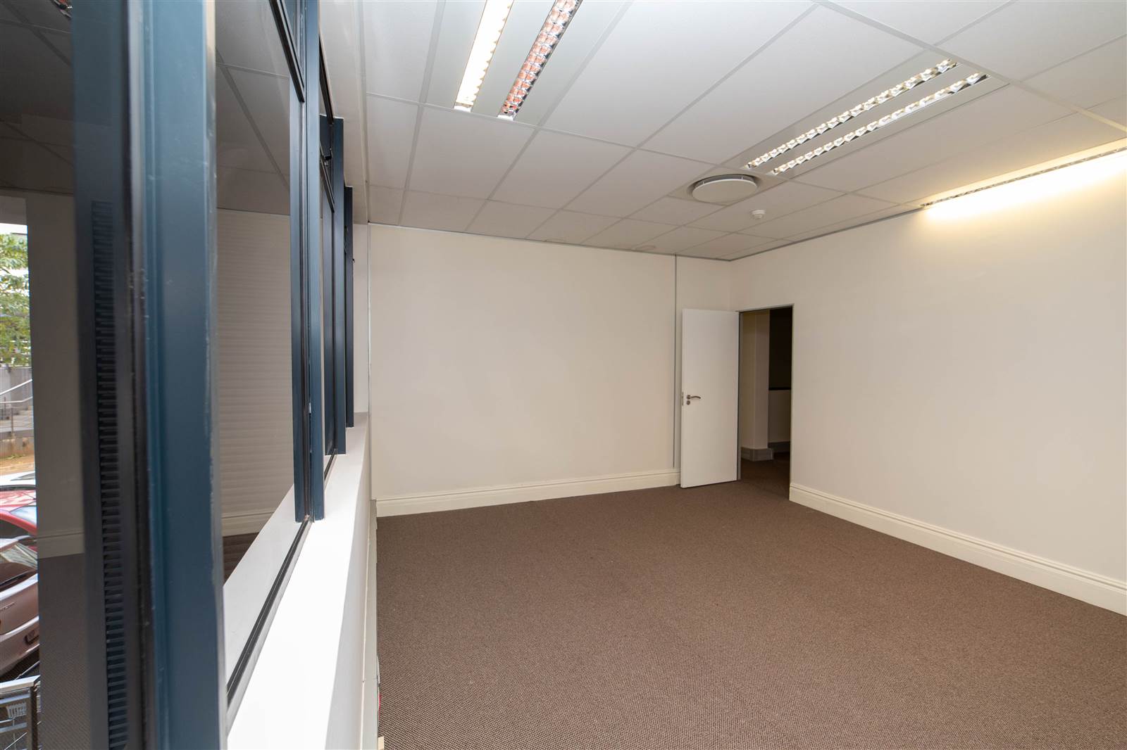 172  m² Commercial space in Montrose photo number 10