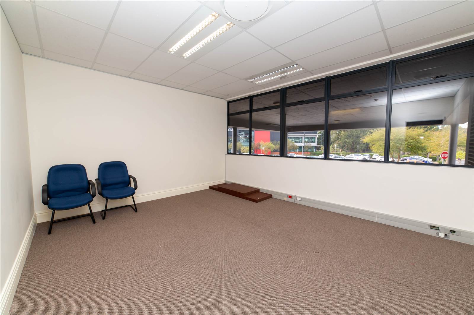 172  m² Commercial space in Montrose photo number 11