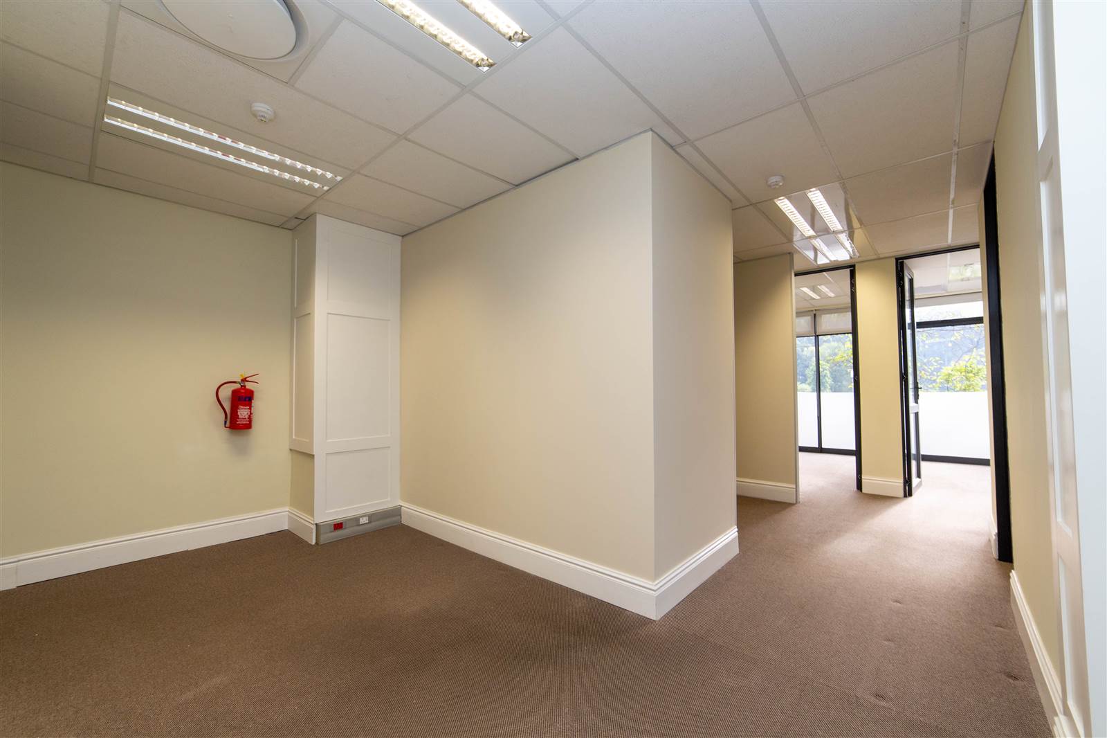 172  m² Commercial space in Montrose photo number 3