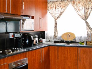 4 Bed Apartment in Eastwood