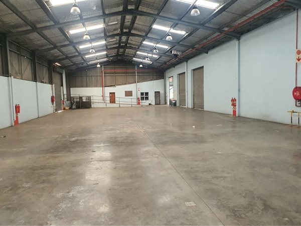 4 300  m² Industrial space